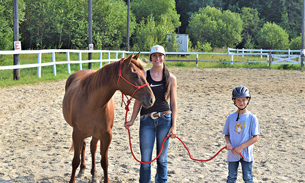 Cedar Bay stables welcomes, names new horse through social media contest