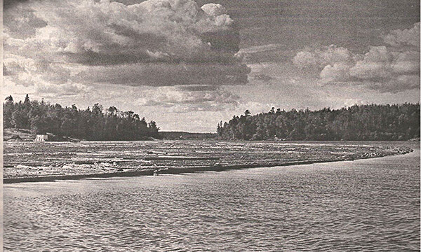 Pic of the Past: Chutes with (log) boom