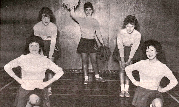 Pic of the Past: Cheerleaders