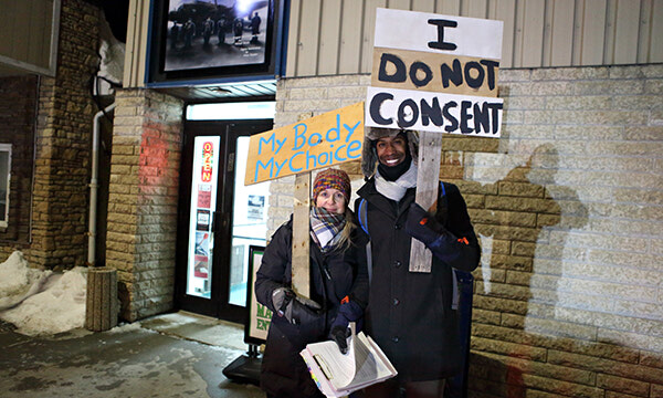 COVID-19 vaccination protest held in downtown Sioux Lookout  