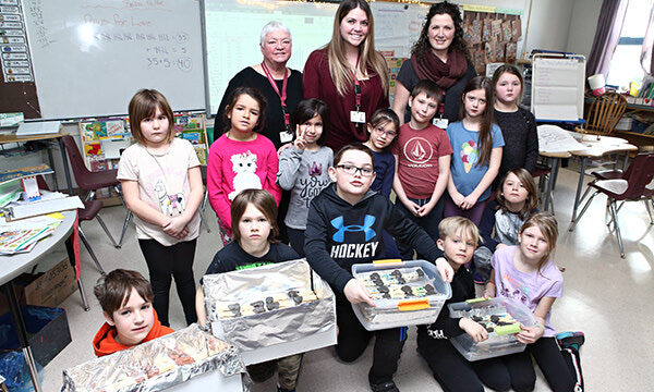 SHS class shows love for animals, their community, through Paws for Love fundraiser